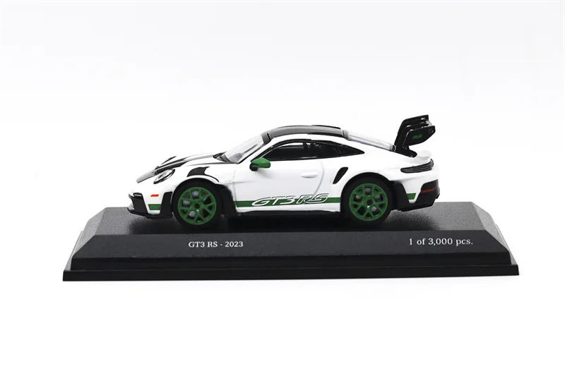 MINICHAMPS 1:64 GT3 RS -2023 - BIAŁY Z ZESTAWEM WEISSACH - HOMAGE AMERYCIE - EKSKLUZYWNY MODEL OD CLDC - Samochód Modelarski z Odlewu Ciśnieniowego