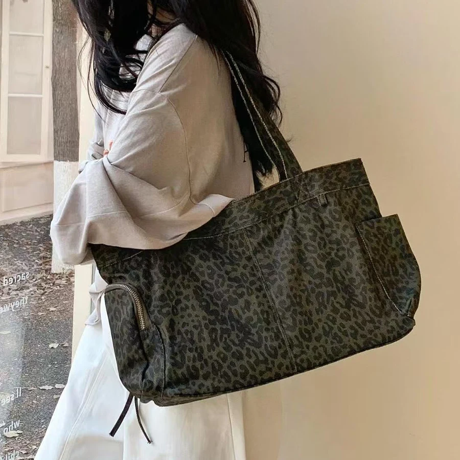Autumn and Winter New Leopard Print Handbag Retro Canvas Commuter Shoulder Bag Fashion Large Capacity Tote Bag Work Shopping