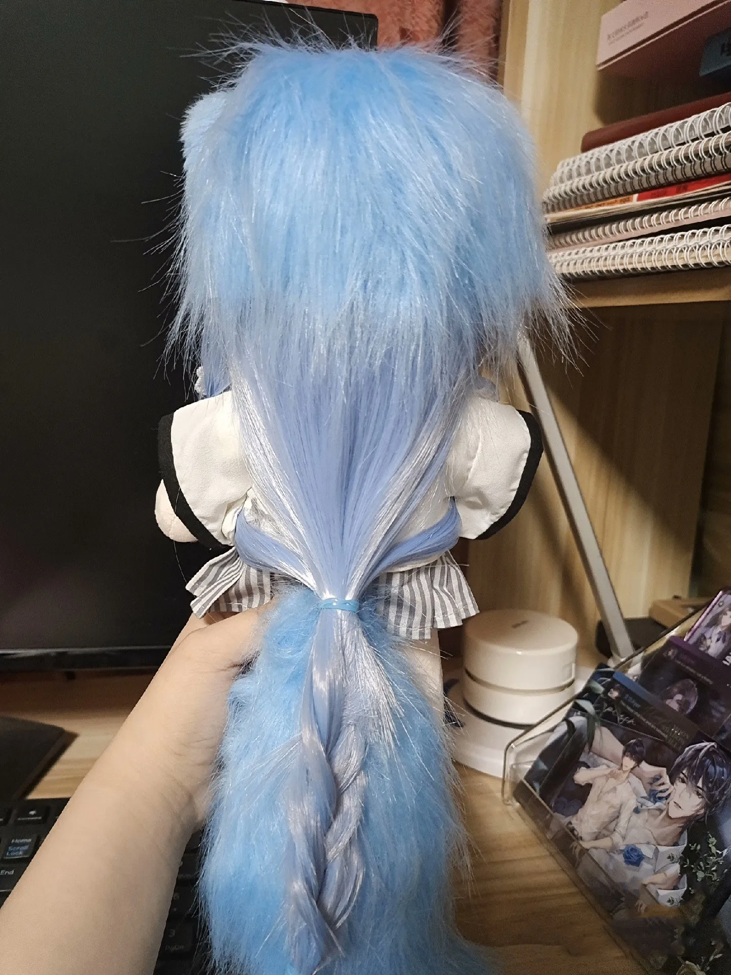 Genshin Impact Kamisato Ayato Chun Je Monster Blauwe Pruik Haar Gevuld 30Cm Lange Benen Plushies Pluche Katoenen Pop Body Speelgoed Voor Kinderen