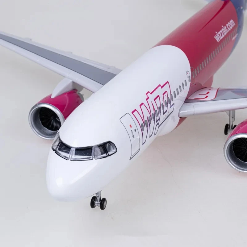 A320 NEO Wizz Air Airlines Airplane Model 1/80 Scale 47cm Model Aircraft with Landing Gear and Lights Resin Plane Model Decor