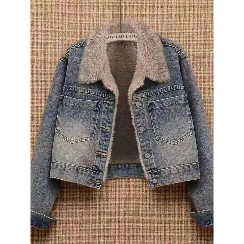 

Новая женская джинсовая куртка 2026 года с кружевной подкладкой, в стиле ретро, свободного кроя, универсальная, теплая зимняя, на пуговицах, однотонная