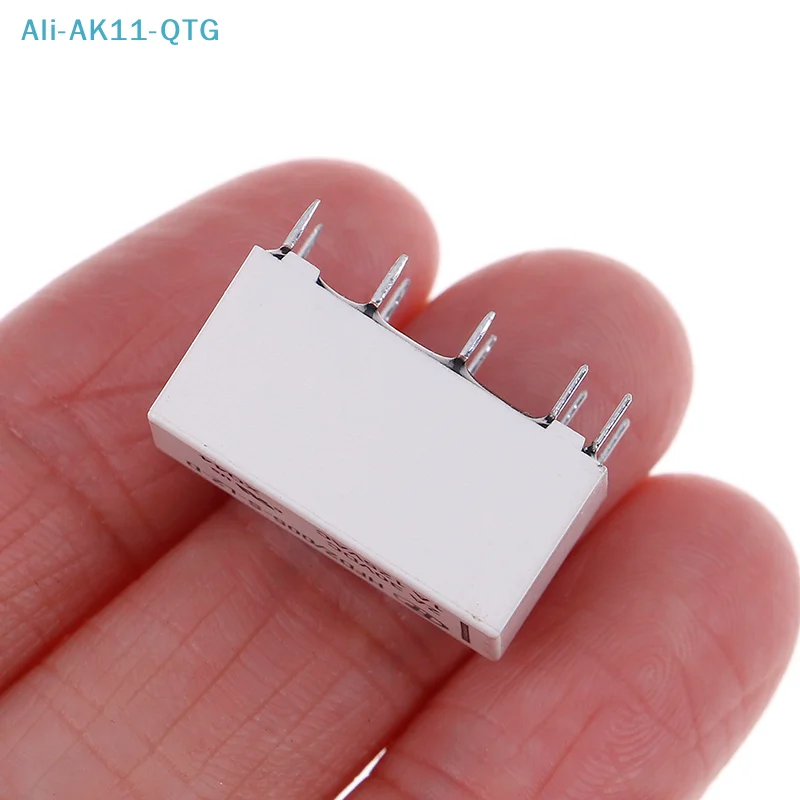 Hot！NEW 5V coil bistable latching relay DPDT 30VDC 2A 1A 125VAC HFD2/005-S-L2-D realy