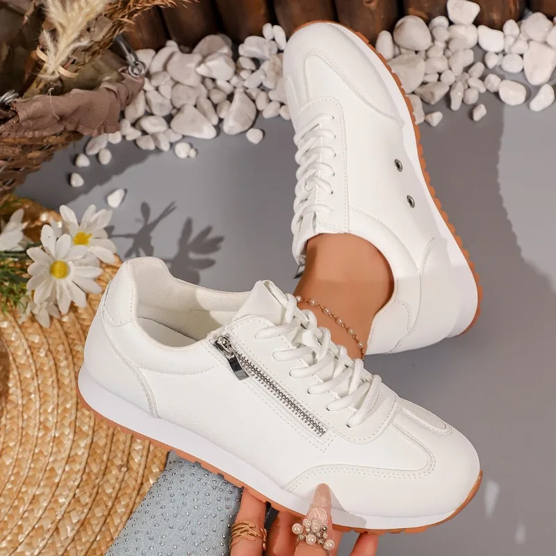 Spring and Autumn Women's Vintage Comfortable Color Blocking Sneakers 2026 New Women Fashionable Shallow Mouth Vulcanized Shoes