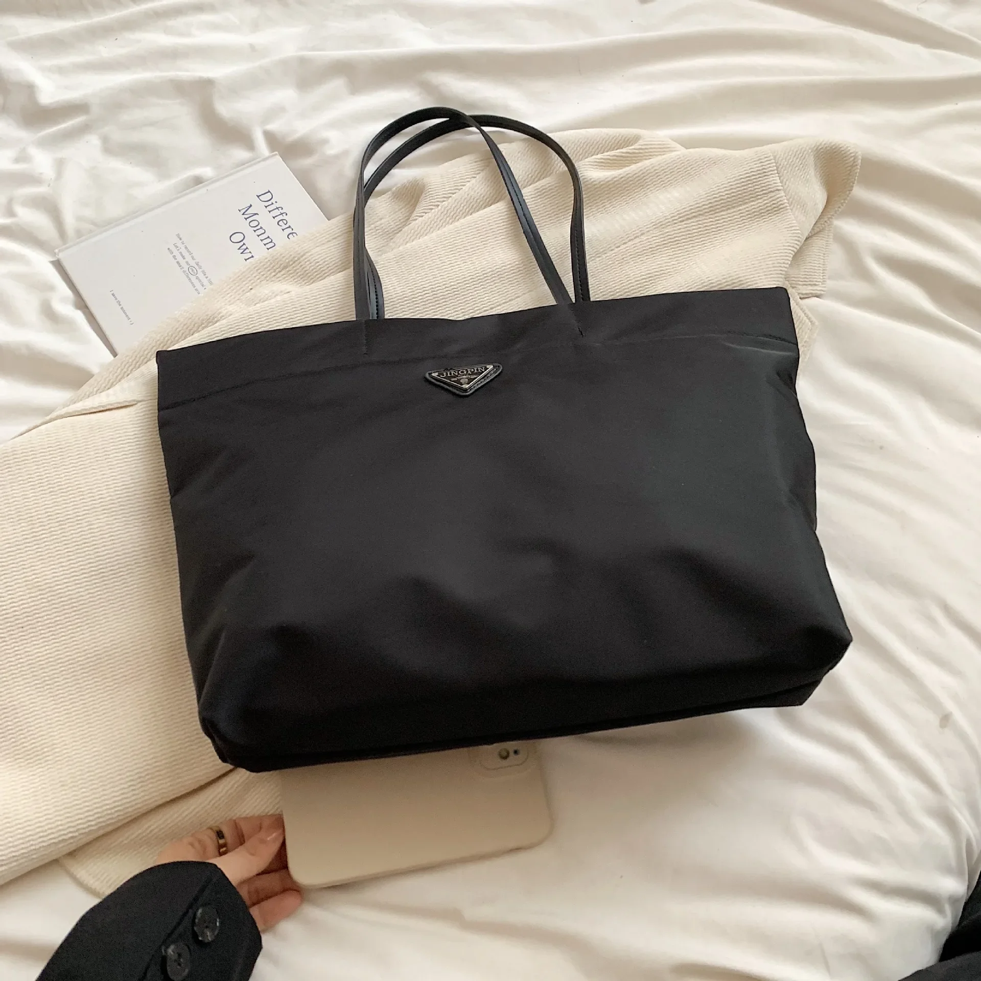 

2025 Trendy! Women's Oxford Cloth Tote Bag in Solid Color - Retro - Inspired, Simple Design, Roomy and Stylish