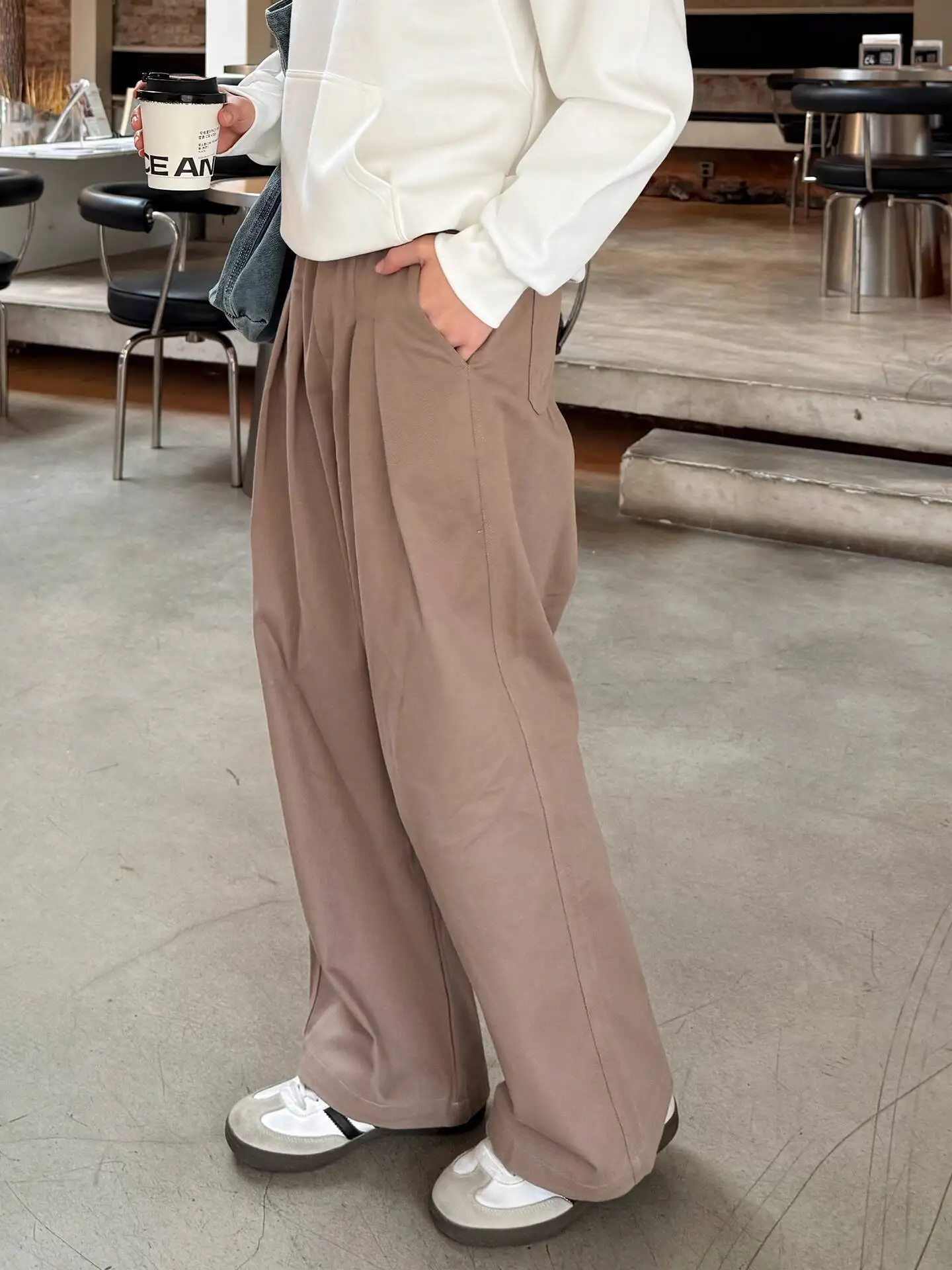 

Black Cotton Casual Pants Men Fashion Oversized Wide Leg Pants Men Streetwear Korean Loose Brown Pants Mens Trousers M-2XL