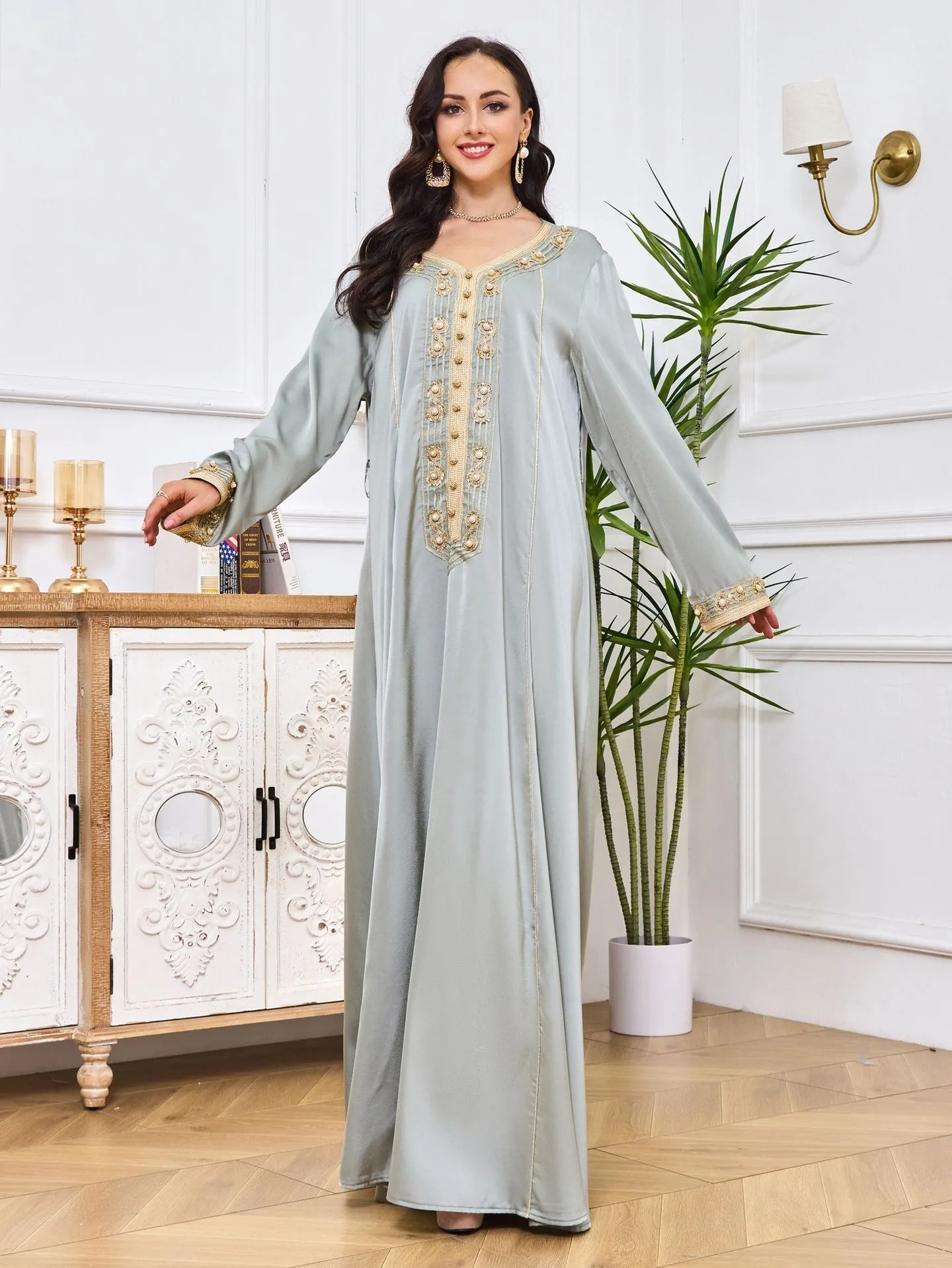 Naher Osten Muslim Abaya Großhandel Modisches elegantes besticktes Strasskleid Dubai Abaya