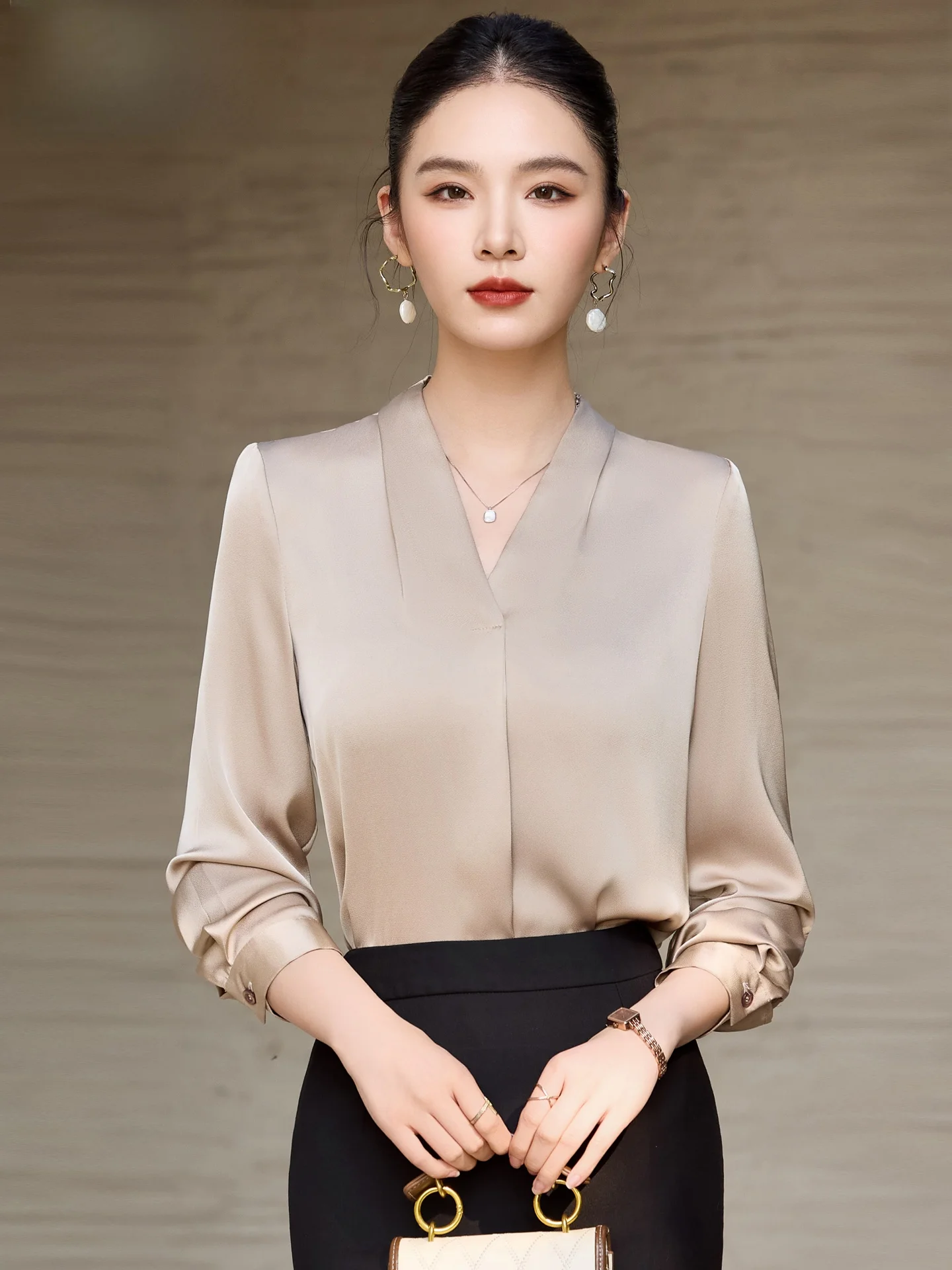 

Женская офисная рубашка цвета хаки с V-образным вырезом, новинка 2026 года, для работы, с длинным рукавом, профессиональная, формальная, в стиле OL, приталенная, из дышащего полиэстера