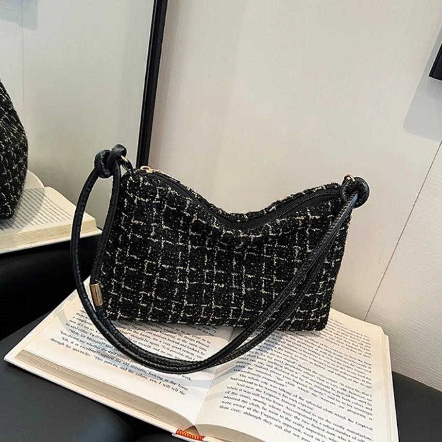 Hobos Woolen Plaid Underarm Bag Appliques Dacron New Luxury Designer Handbags Soft Korean Style Purse Crossbody Bag Women