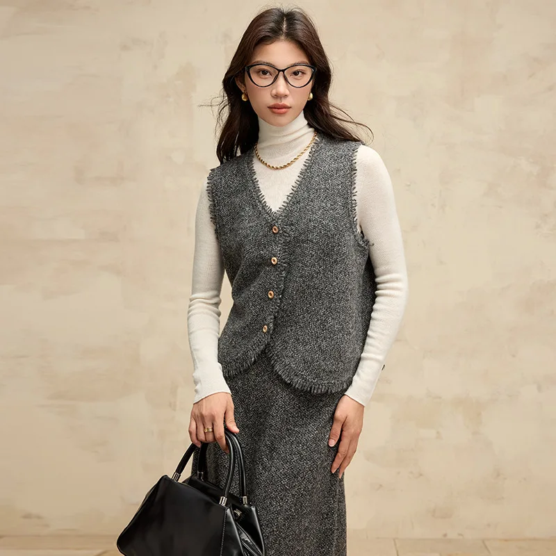 Wool vest women's new 2024 spring and autumn loose outer knitted cardigan solid color sleeveless sweater vest shoulder