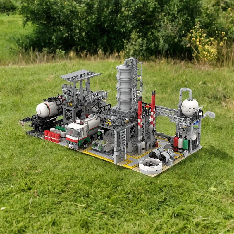 2224pcs MOC Chemical Plant Train Model Building Blocks Toys Construction Christmas Gift Creative Idea Birthday Education DIY