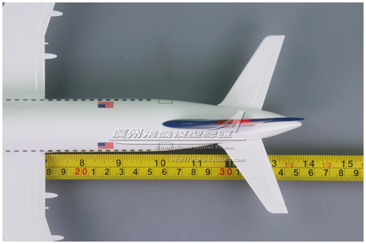 1:100 Delta Air Lines DELTA Airbus A220 Plastic Assembly Simulation Passenger Airplane Model 35cm  Aircraft Model