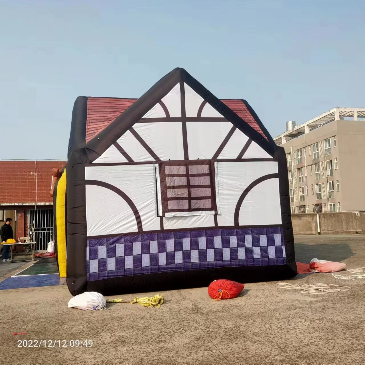 Portable Giant Inflatable Bar Pub Tent Durable Oxford Material With Air Blower Pub House For Backyard Parties Event Rentals