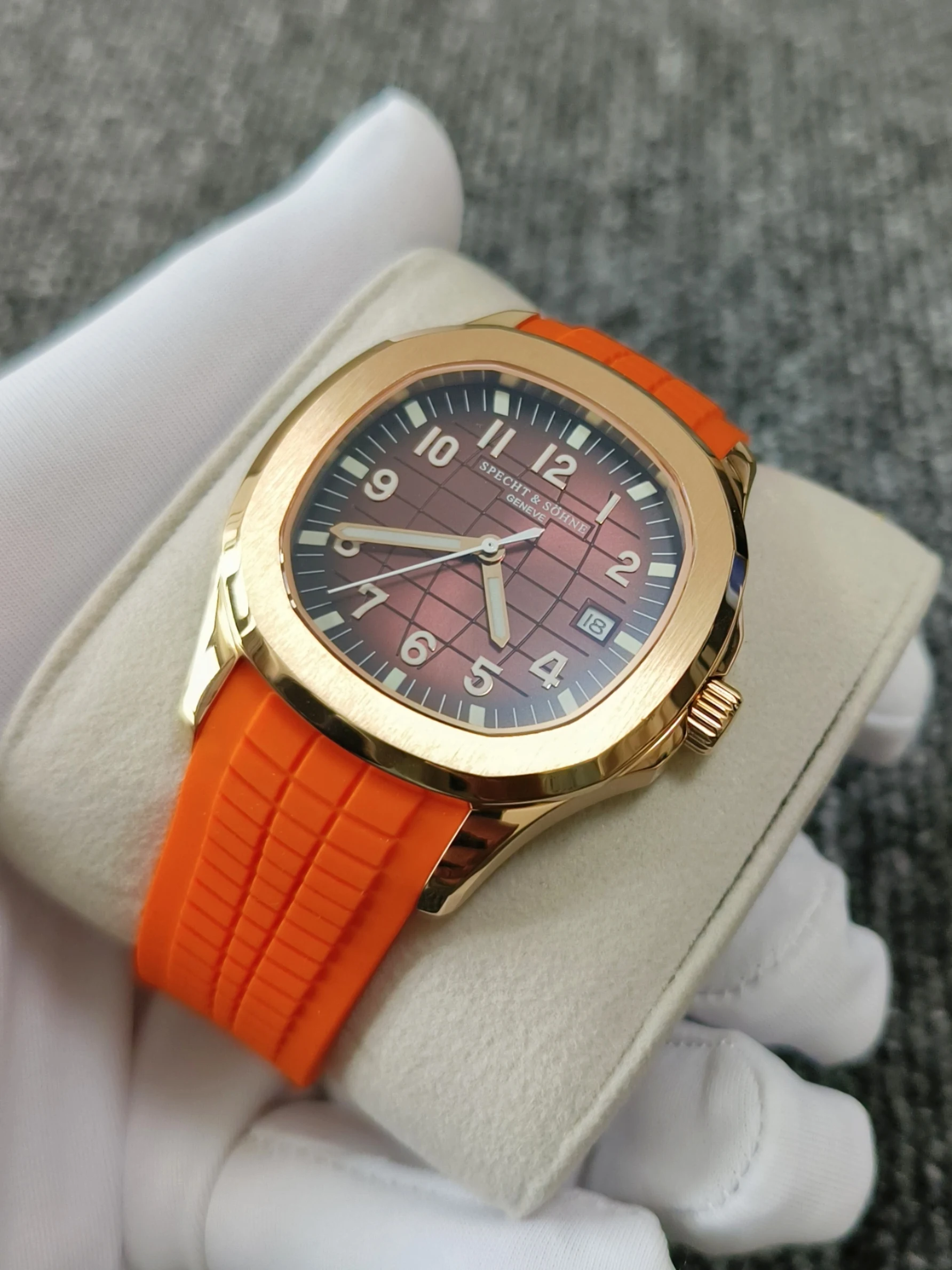 2025 SPECHT&SOHNE Luxury Fashion Sports Mens Watch Japan Miyota8215 Movt 50m Waterproof Stainless steel shell Rubber Strap Watch