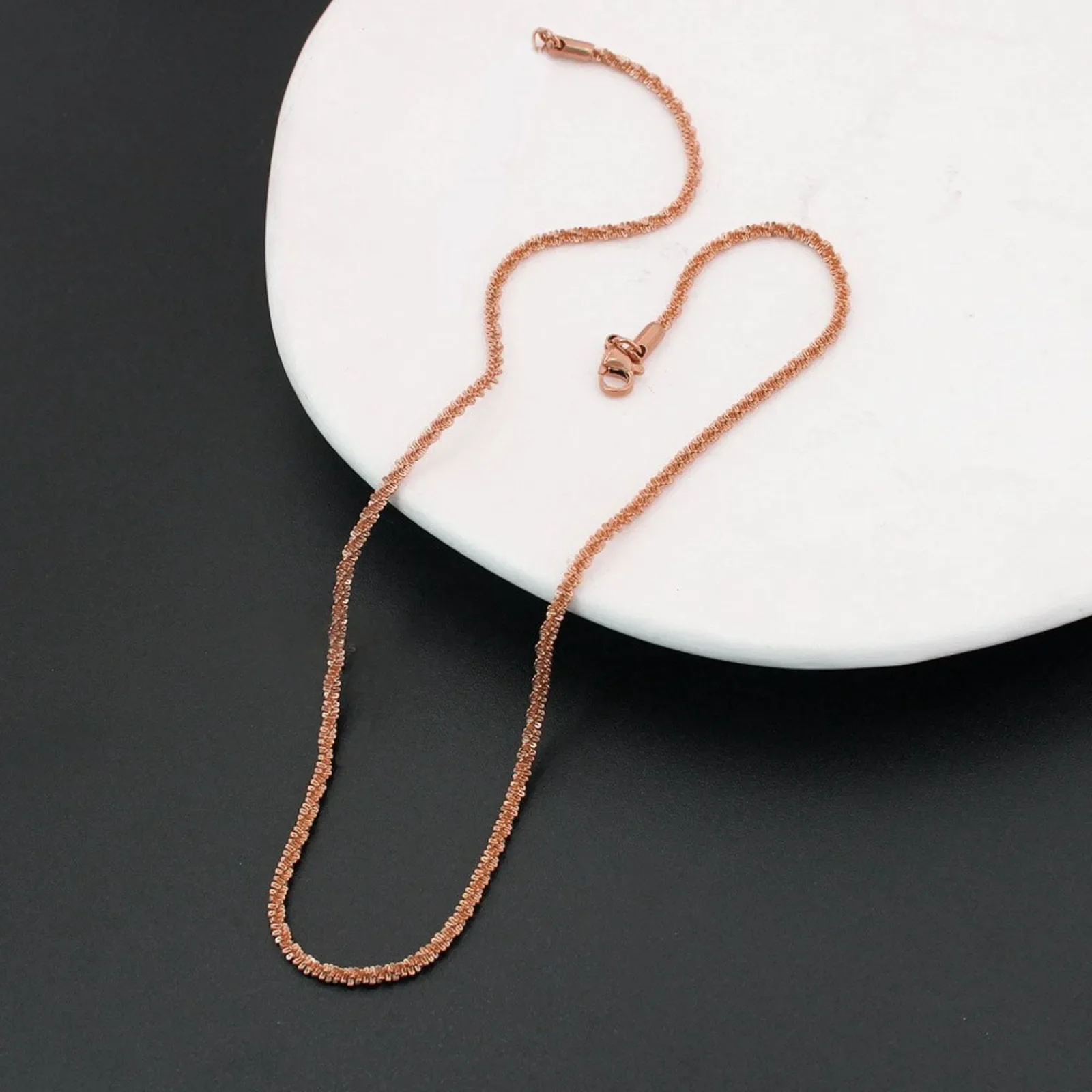 LUXUKISSKIDS 2,2 mm breite, massive Cauliflower-Kette, Schlüsselbein-Halskette für Damen, roségoldfarbene, minimalistische Halsketten aus Edelstahl – Detail 8