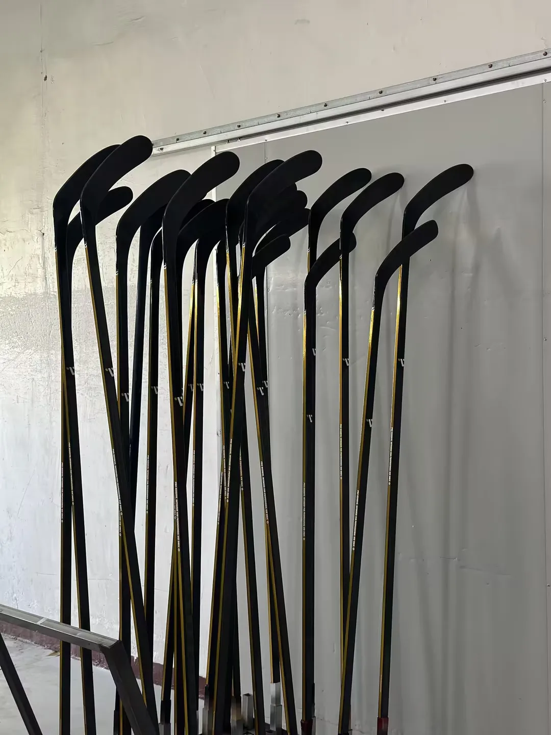 Adjustable Carbon Fiber Ice Hockey Stick Set for Children & Youth Safe Training Material