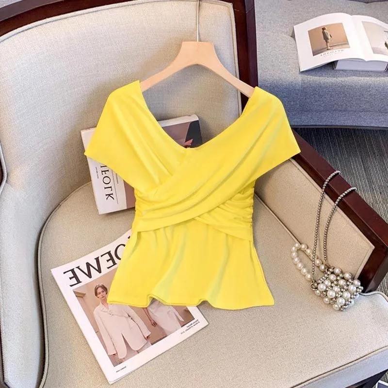 

2025 Summer New Design Sense Fashion One-word Shoulder Short-sleeved T-shirt Slim Card Waist Shirt High-end Sexy Top Comfortable