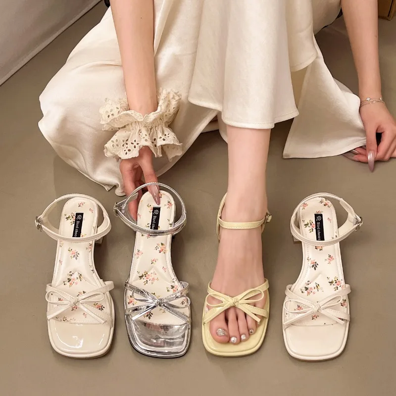 

Женские босоножки на высоком каблуке с французским бантом, новинка 2026 года, летние, модные, повседневные, элегантные, с одним ремешком