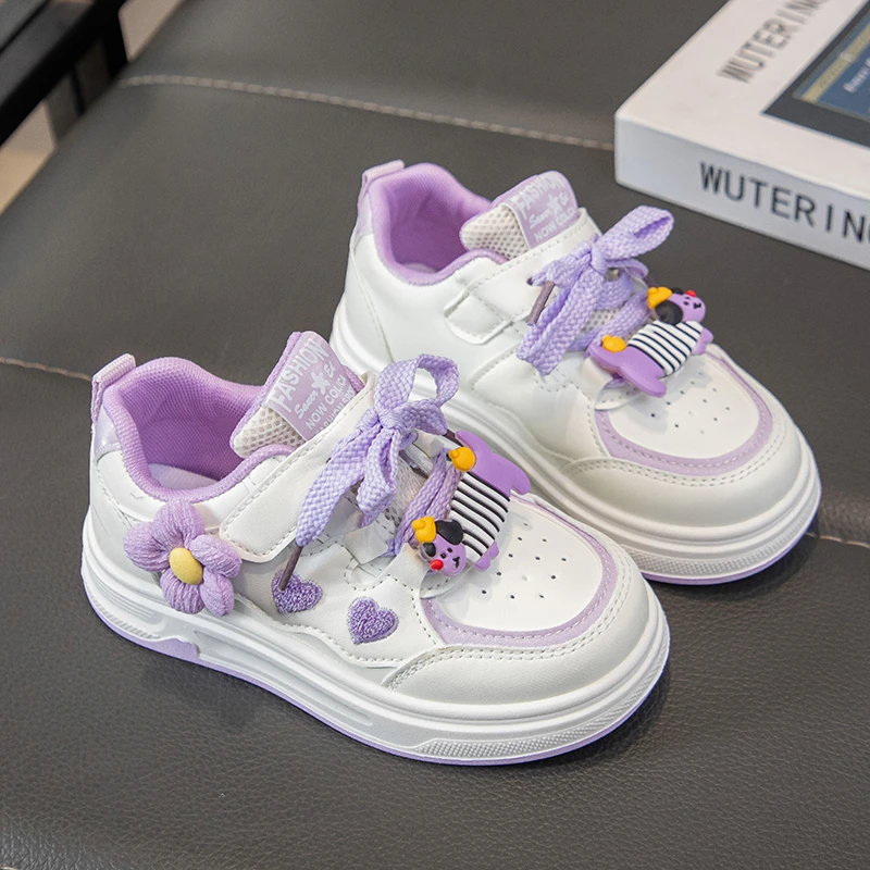 A pair of girls cute leather skate shoes, bow laces heart embroidery, lightweight non-slip daily walking footwear MB-B-8