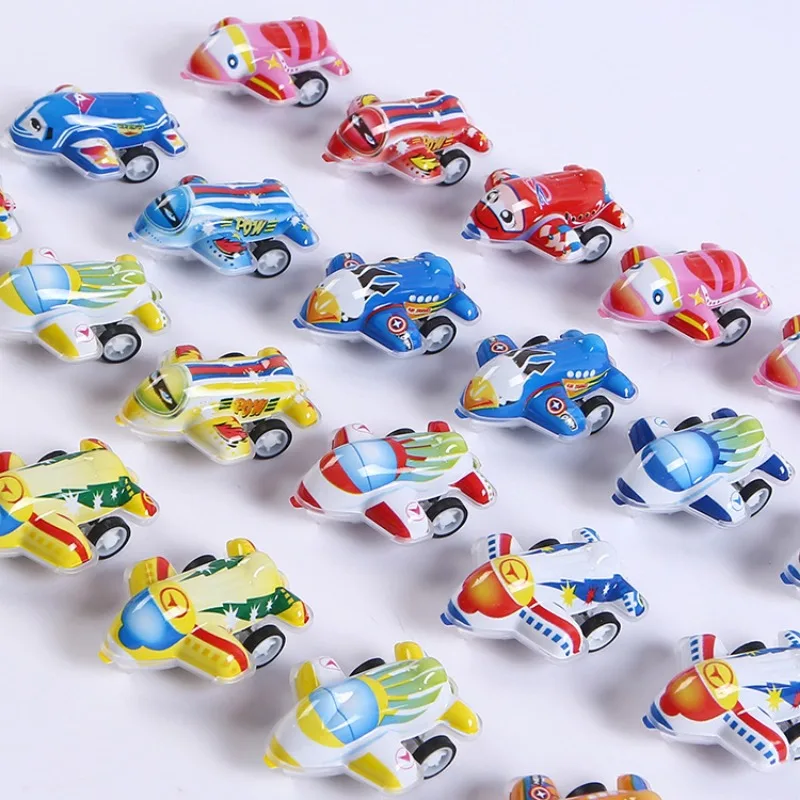 1 Stuks Willekeurige Cartoon Mini Pull Back Vliegtuig Speelgoed Creatieve Kids Verjaardagsfeestje Gunst Klassieke Speelgoed Auto Serie Traagheid Power voertuig