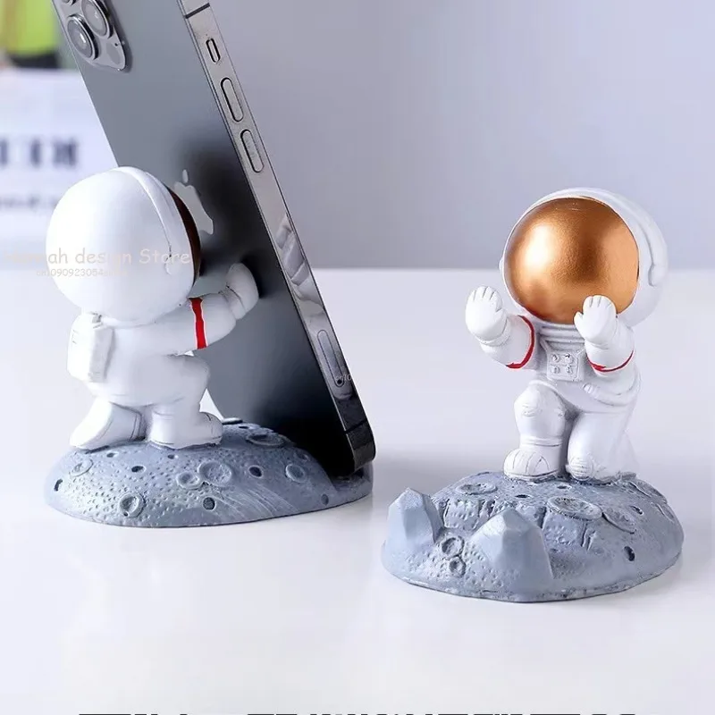 Dekorasi Meja Kantor Gaya Nordic Astronot Dudukan Ponsel Ornamen Resin Spaceman Braket Mainan Hadiah Pacar