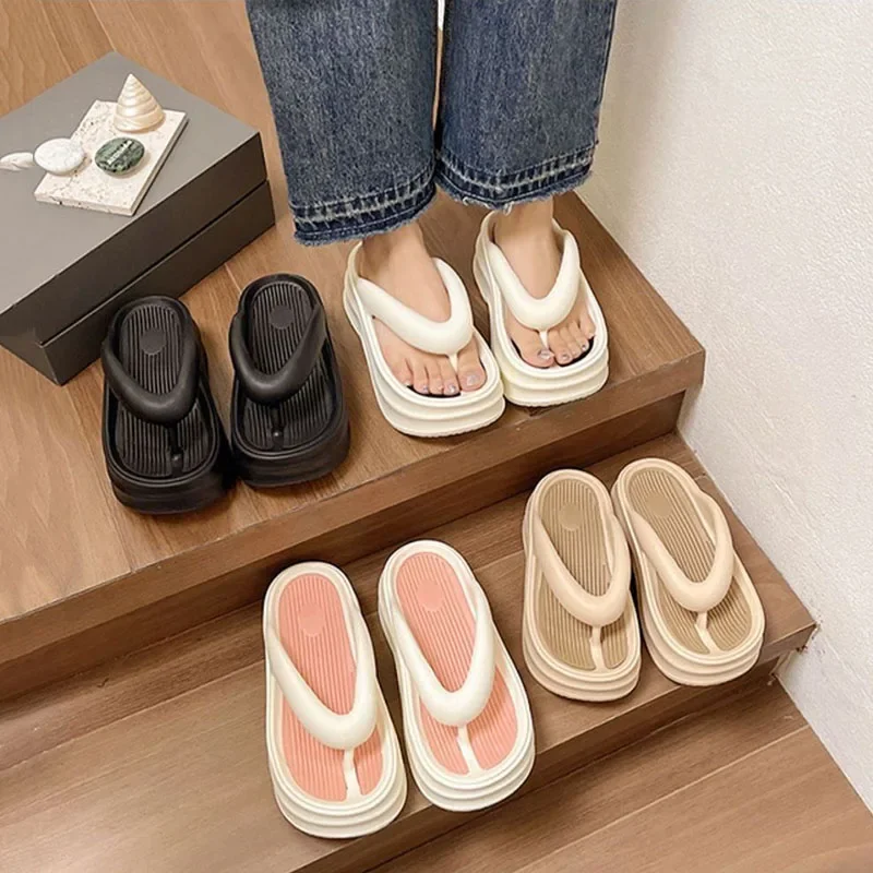 New fashion ladies flip-flops Trendy summer beach thick bottom slippers casual outdoor comfortable sandals summer women's shoes