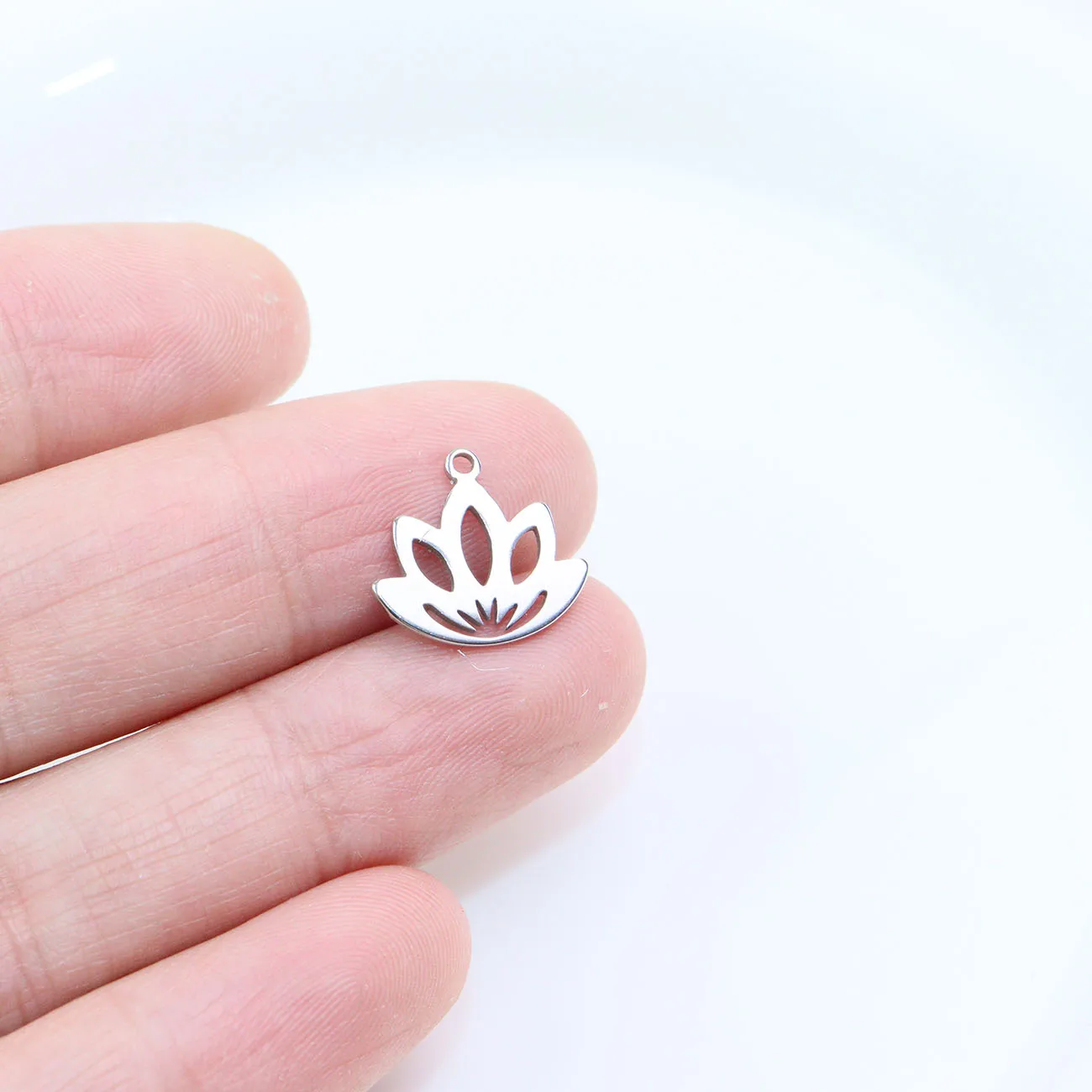 10pcs 14*12mm Stainless Steel Shiny Jewelry Lovely Lotus Charms Pendant DIY Handcraft PVD Plated Waterproof Antiallergic