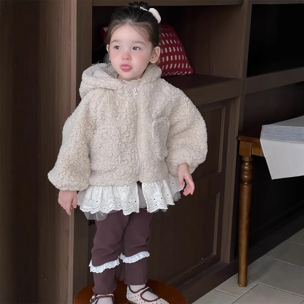 

2025 зимнее новое детское кружевное пальто с капюшоном и длинными рукавами, бархатная толстая однотонная теплая плюшевая куртка для маленьких девочек, одежда для малышей