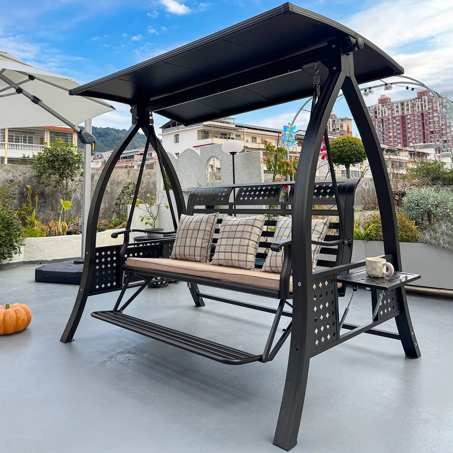 Outdoor swing terrace rocking chair wrought iron outdoor autumn and winter garden villa