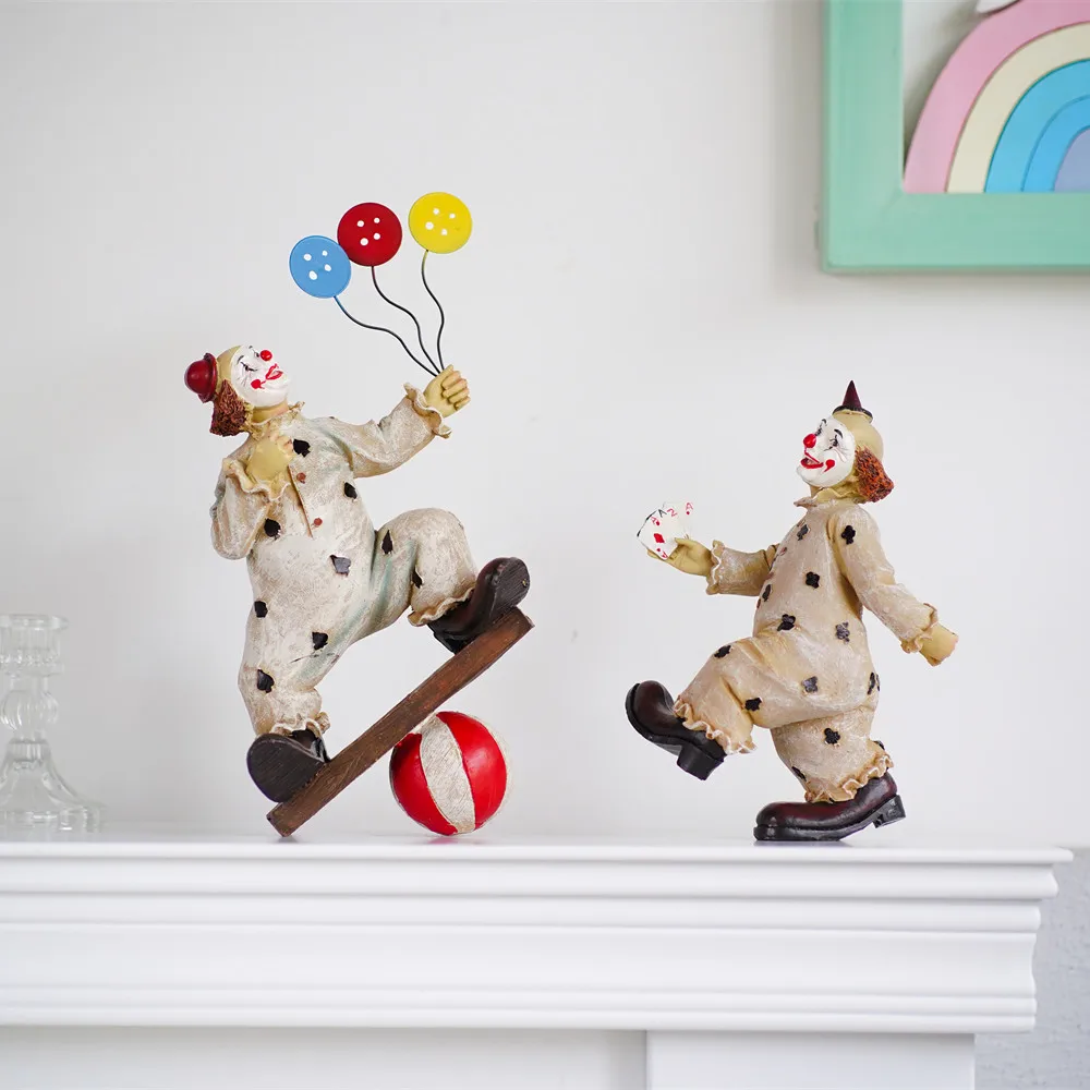Nordic circus clown figure decorative items, home creative decoration, desktop, entrance hall, foreign trade resin handicrafts