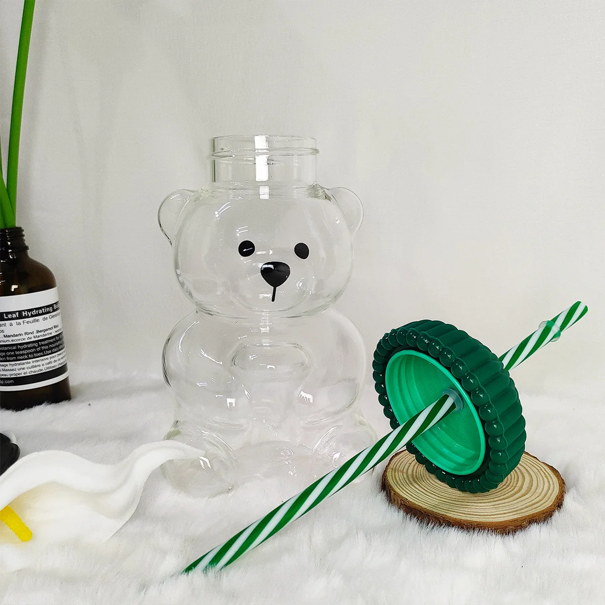

New Cute Bear Glass Straw Cup -20 oz Large Capacity Coffee Cup, Best Choice for Home and Outdoor Water Cups