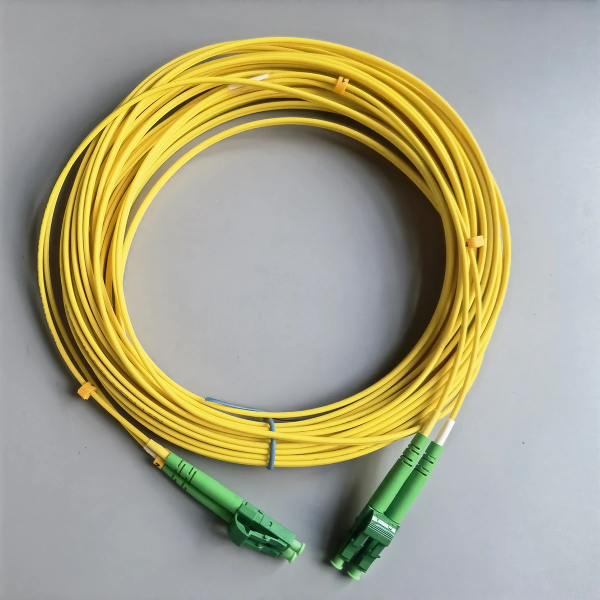 

LC/APC-LC/APC Double Core Single Mode Cable Fibra Optica FTTH 2.0mm G657A1 LSZH 1M/2M/3M/5M/10M Fiber Optic Extension Cable