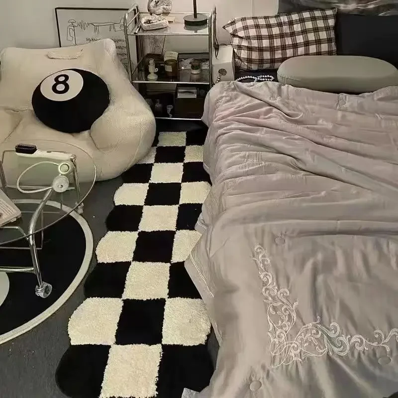 Ins Style Living Room Rug, Plush Black and White Snple Thick Non-slip Rug, Puffy Floor Mats in The Bedroom