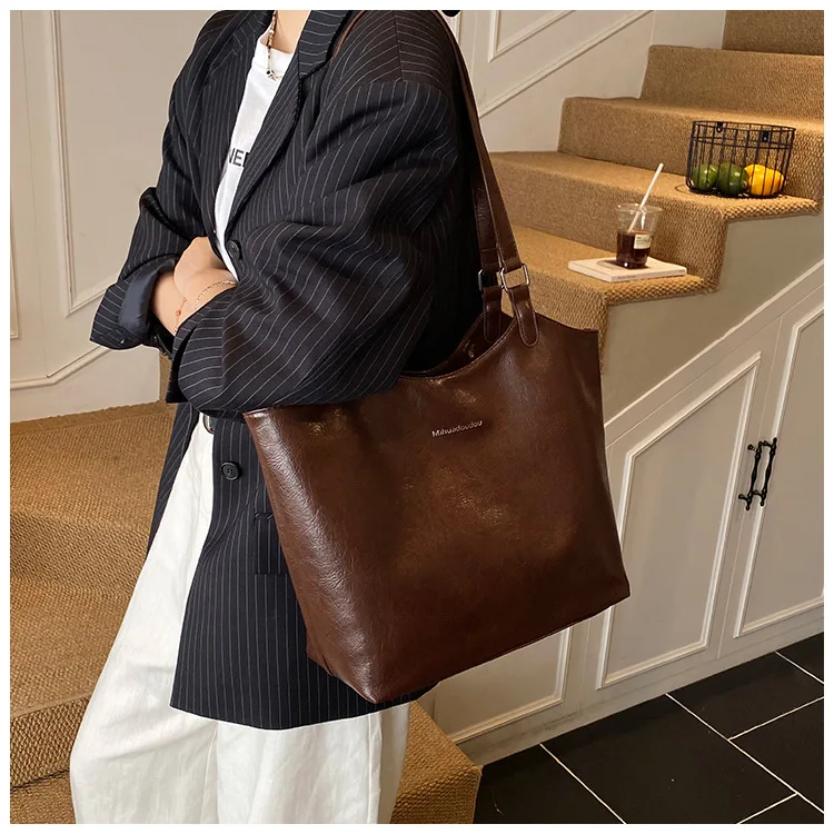 

Women's Large-Capacity Korean-Style Bag - Fashionable Casual Textured, Commuter Shoulder/Crossbody/Armpit Bag