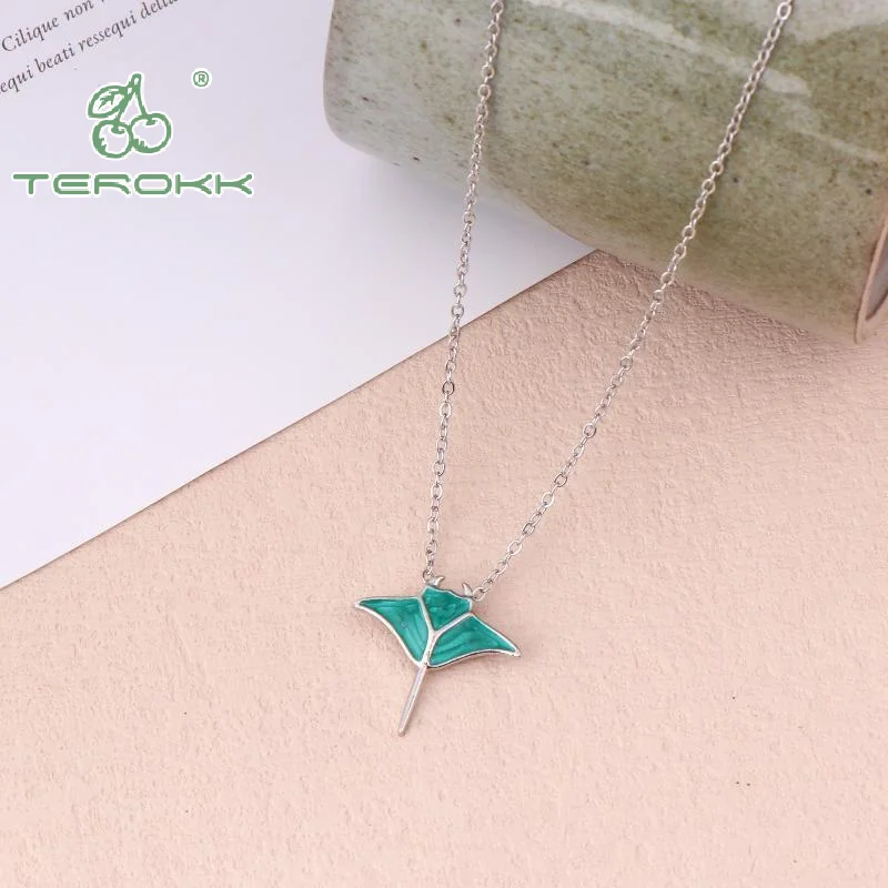 المحيط الأزرق مانتا قلادة قلادة للنساء تصميم عصري لطيف ارتداء اليومي مجوهرات هدية