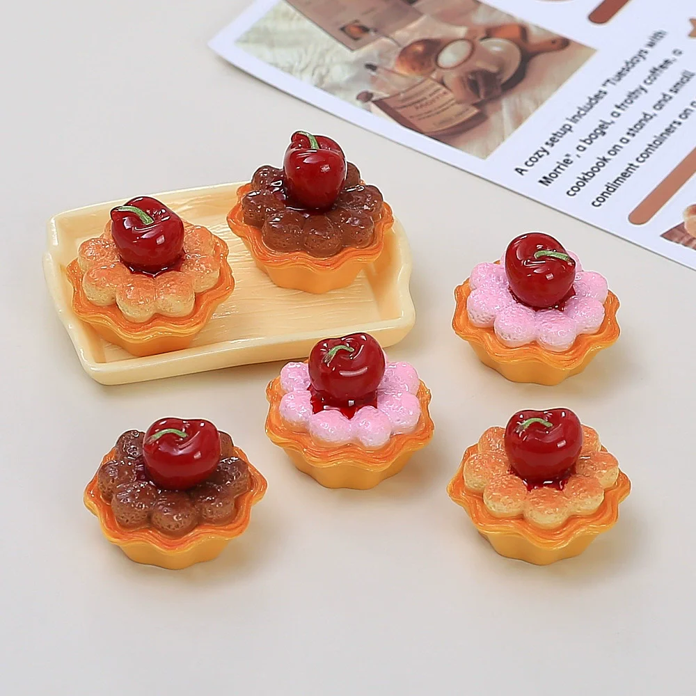 

10 шт./лот, милые миниатюрные тарталетки с клубникой в форме яйца, имитация еды, украшение для кукольного домика, аксессуары для кукол, декор для дома