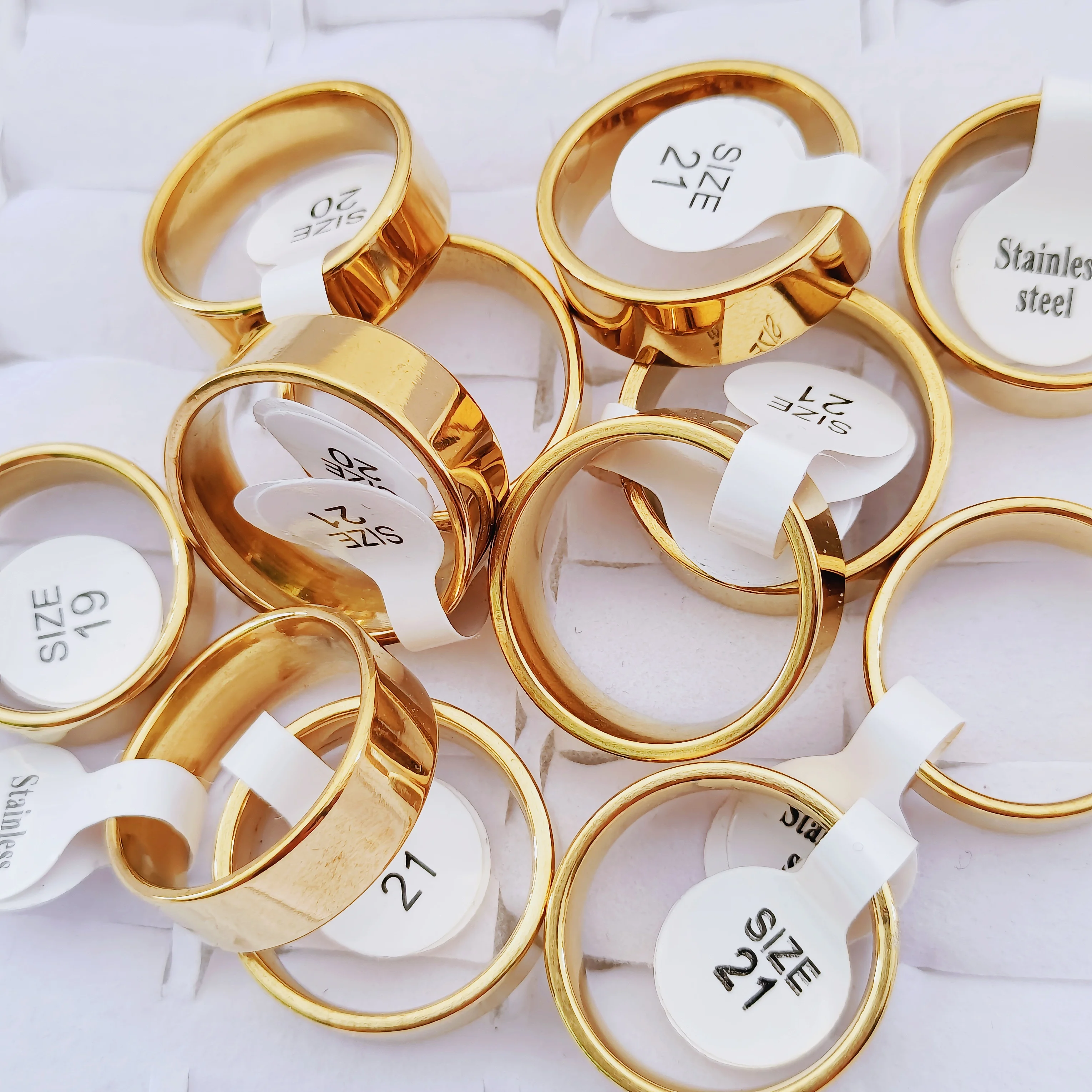 30/50pcs/Lot Wholesale Men and Women Stainless Steel Golden Ring Width 4/6/8MM Wedding Jewelry