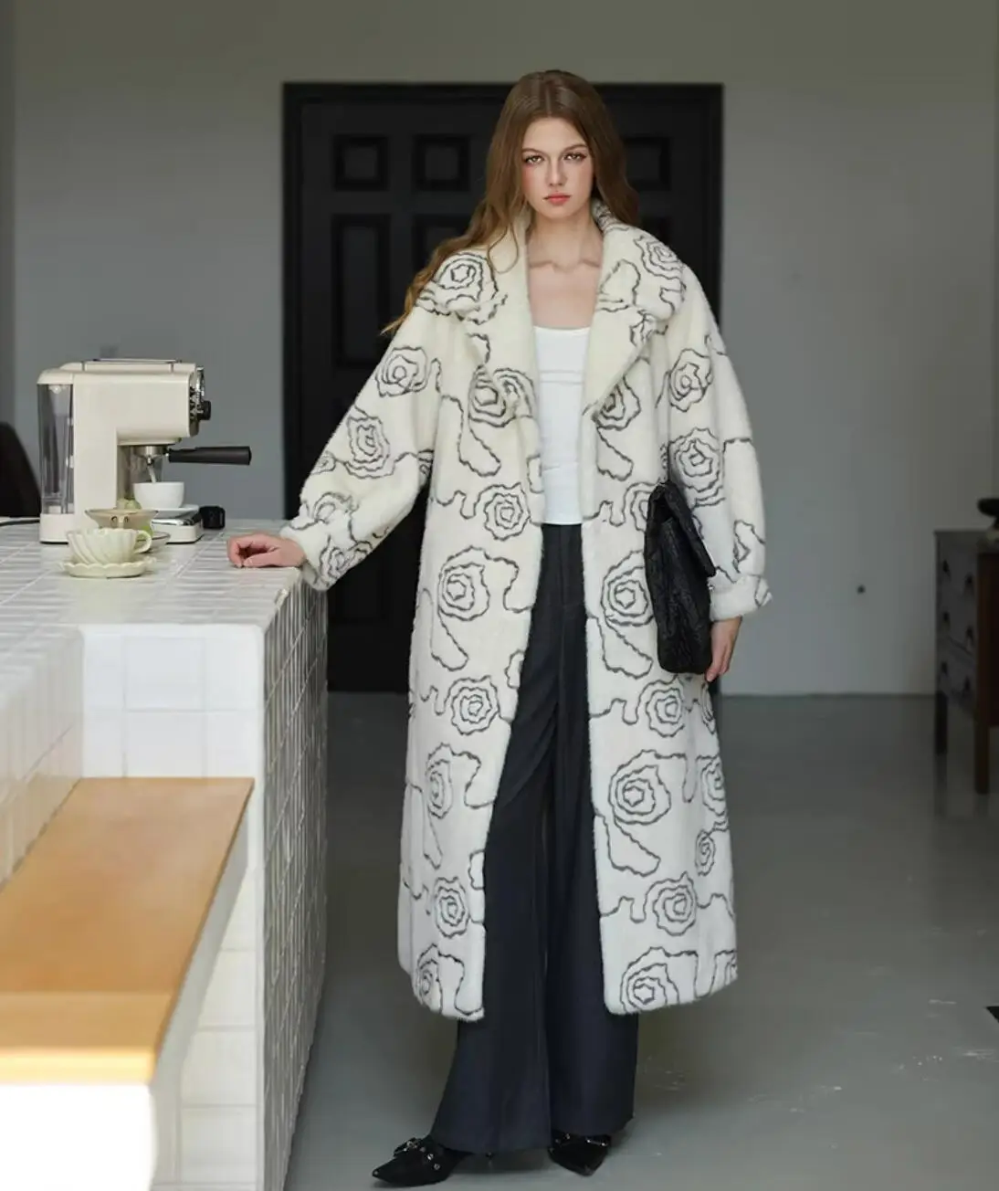 2025 invierno marfil estampado Floral imitación abrigo de piel de visón CHIC mujeres cuello con muescas lazo fajas manga completa suelta cálida ropa de abrigo larga