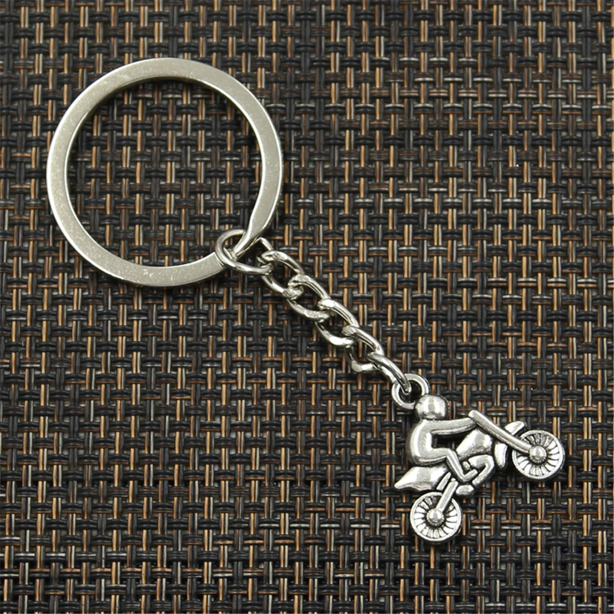 New Fashion Keychain 21x21mm Motorcycle Motorcross Pendants DIY Men Silver Color Car Key Chain Ring Holder Souvenir For Gift