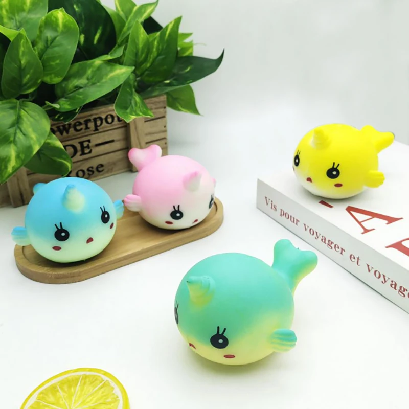 Willekeurige Style1 PC TPR Eenhoorn Walvis Stress Relief Squishy Speelgoed Fidget Speelgoed Kleine Dieren Verminderen Druk Speelgoed Zacht en Kleverig Speelgoed