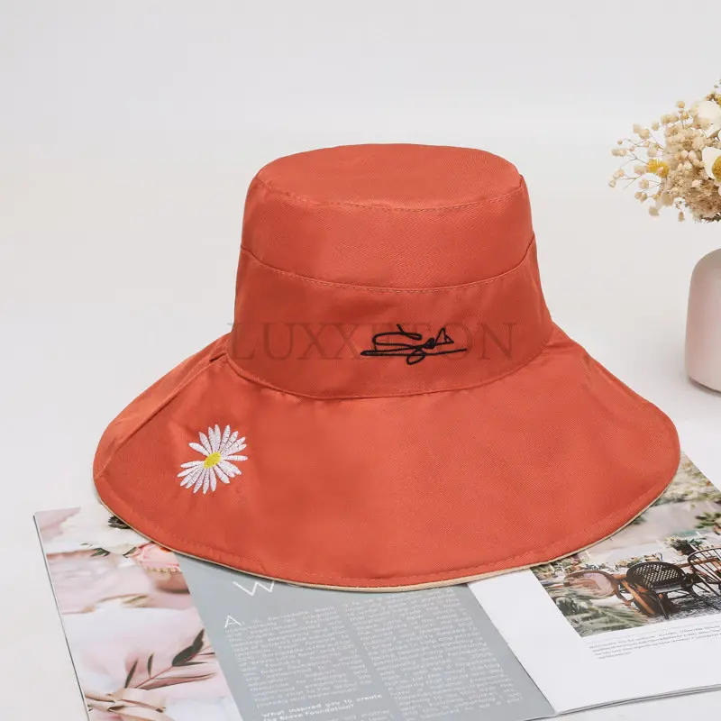 Women\'s Daisy Embroidery Bucket Hat Summer Double-sided Women Big-brimmed Fashion Panama Hat Sun Protection Fisherman Hat Bob