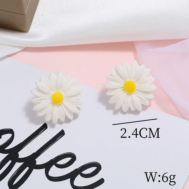 New Shiny Side New Fashion Brand Elegant White Flower Stud Earrings for Women Gift Simple Style Daisy Statement Brincos Jewelry
