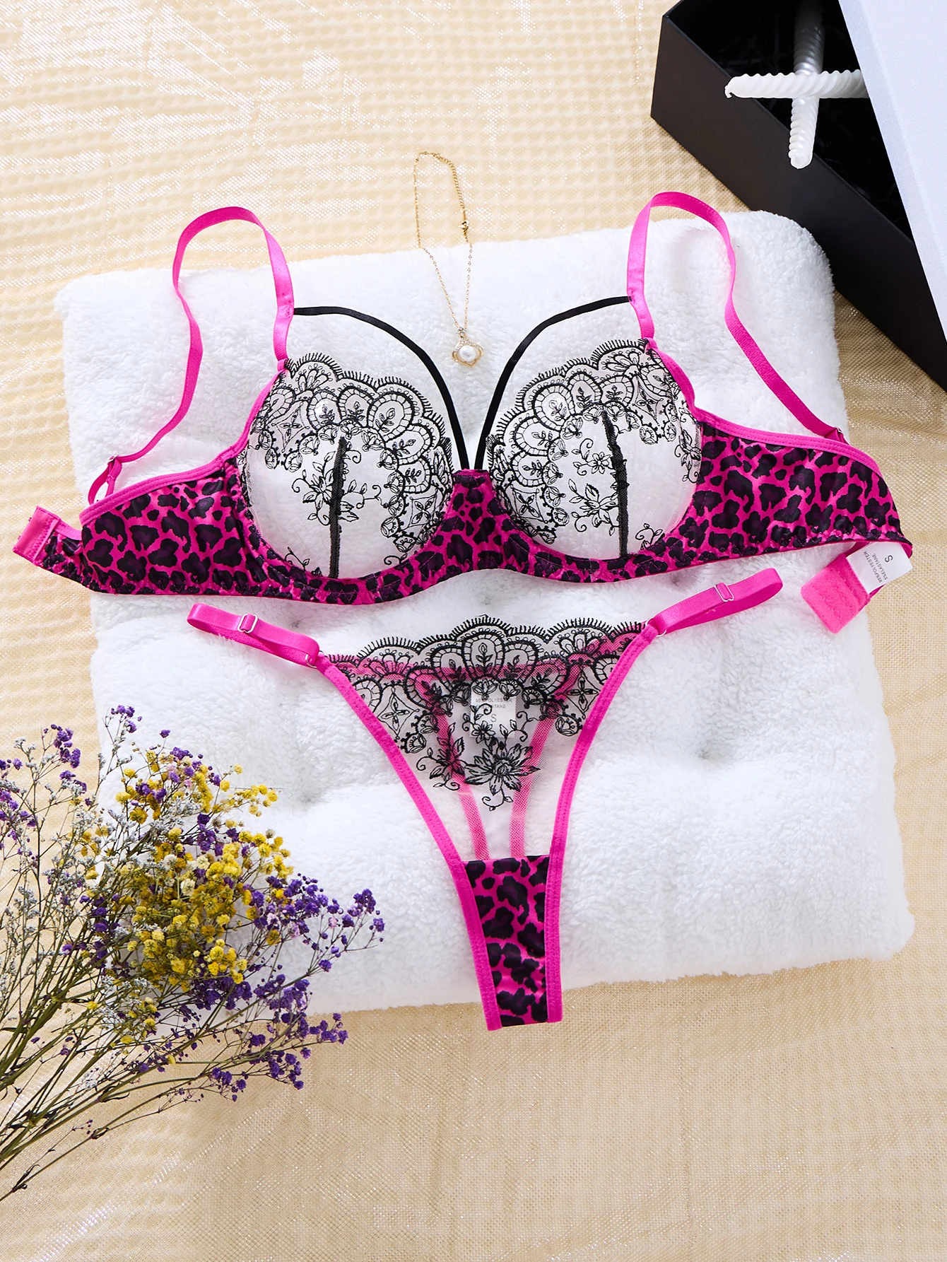Leopardmönstrad push-up BH