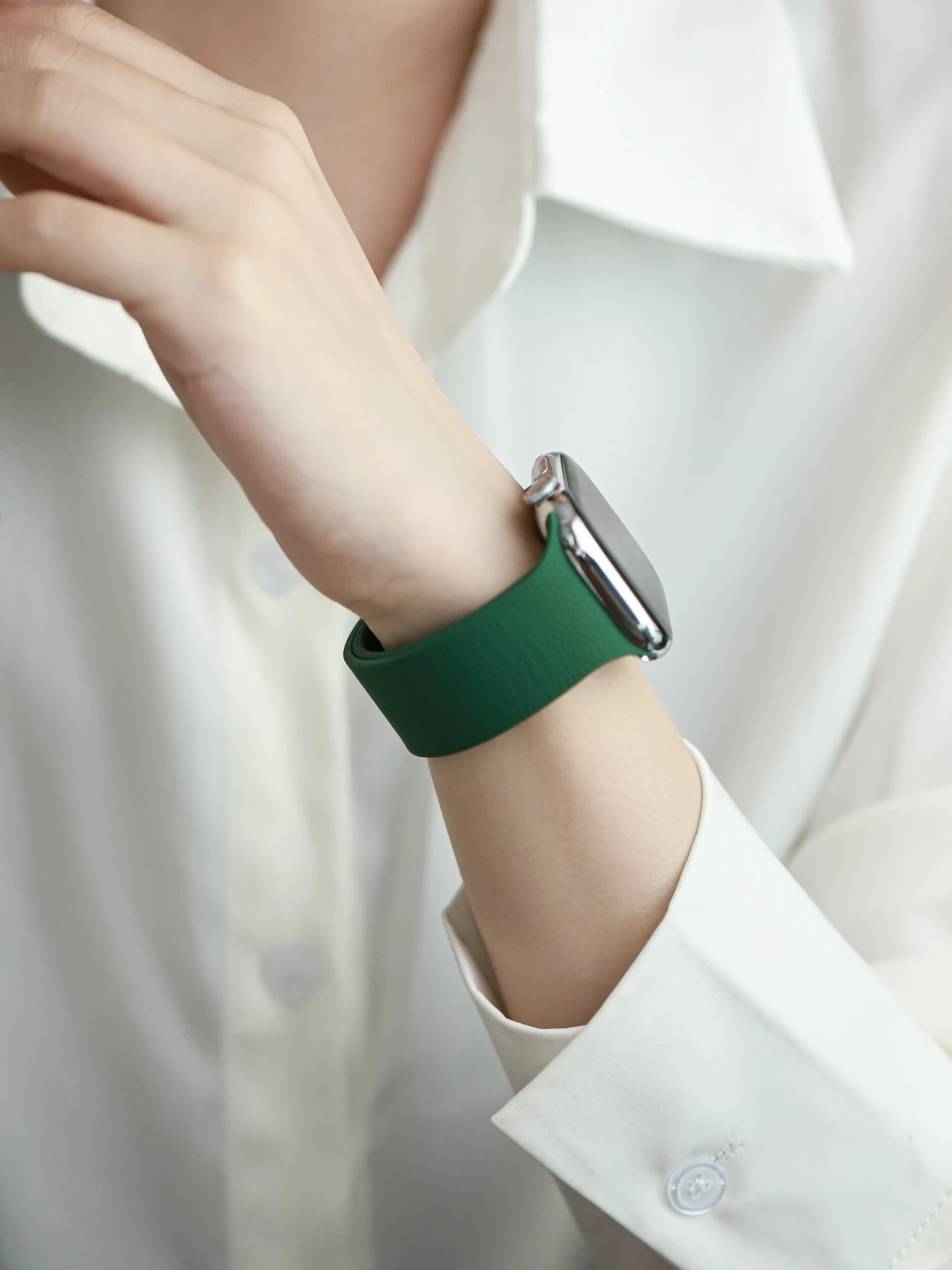 Магнитный силиконовый ремешок для Apple Watch Band Ultra 2 49 мм 45 мм 41 мм Браслет Iwatch Series 10 9 8 7 6 SE 5 4 3 46 42 мм 44 мм 40 мм