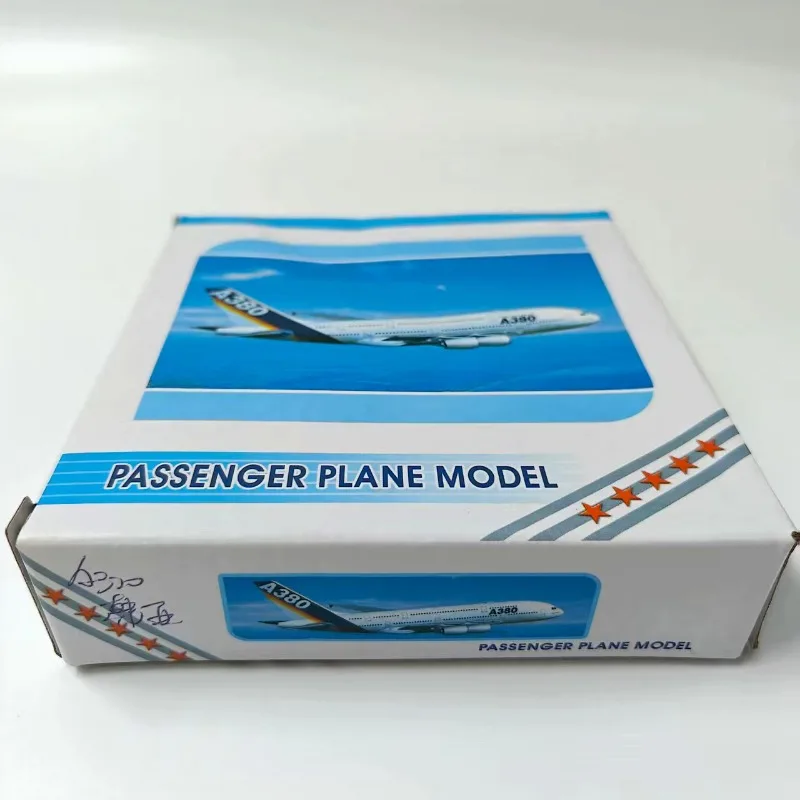 Modelo de avión de aleación simulada, avión simulado, colección de modelos estáticos de alta gama, adornos de oficina, nuevo con embalaje