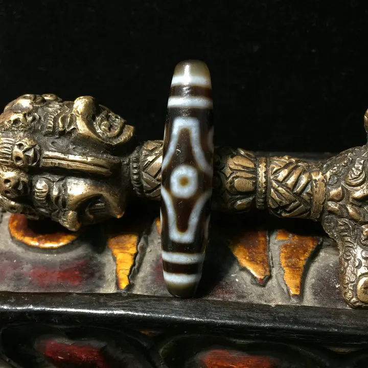 

Tibetan pulp six-eyed dzi, natural agate lezi bracelet, multi-treasure string necklace, pendant, Buddha beads, back cloud access