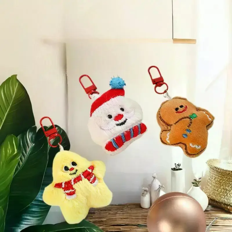 Porte-clés bonhomme de neige du Père Noël ; Ornement de Noël en peluche douce de dessin animé ; Cadeau de fête pour sacs à dos.