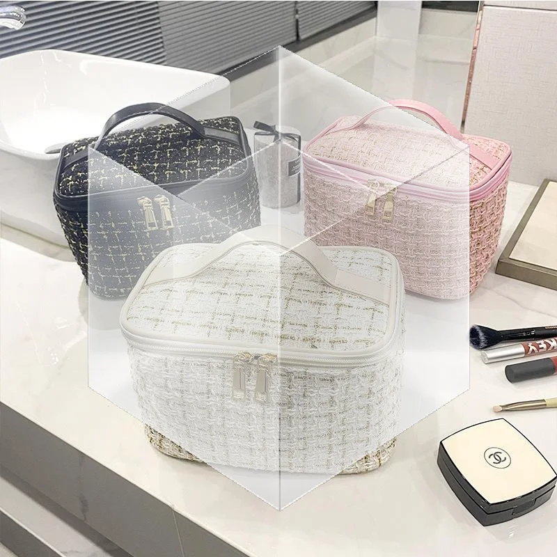 2025 New Women's Bag Knitted Style Makeup Bag Portable Portable Portable Makeup Bag Fashionable Large Storage Bag