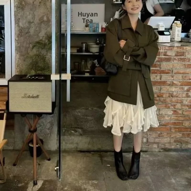 Nowa kolekcja Jesień Zima, swobodna, uniwersalna spódnica w kształcie litery A z koronkowym wykończeniem, średniej długości, idealna do pracy, wykonana z poliestru i dzianiny.