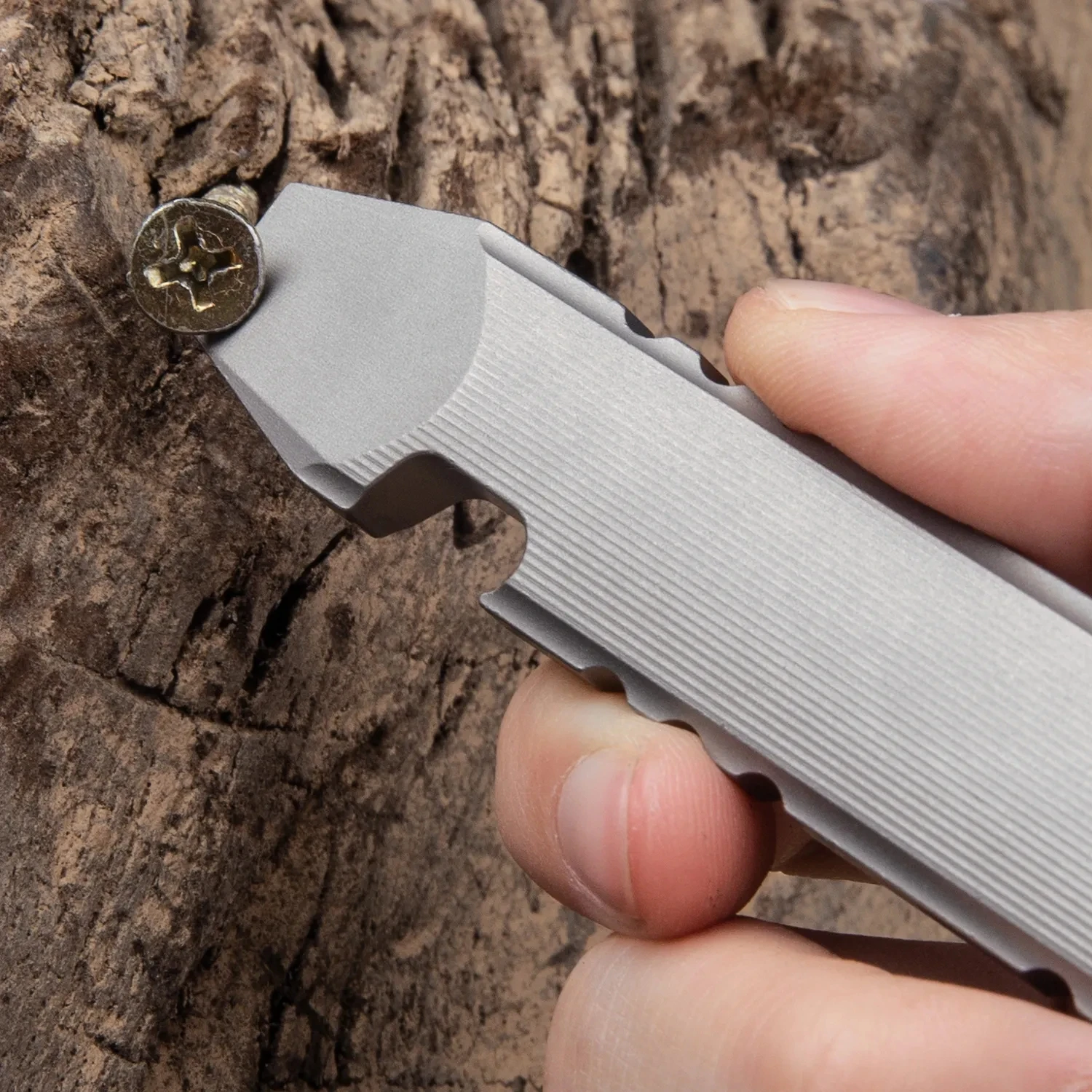 Multifuncional Titanium Alloy Crowbar, Outdoor Camping ferramenta abridor de garrafas, EDC Metal Pry Bar, New Nail Pryer, 9,4 centímetros