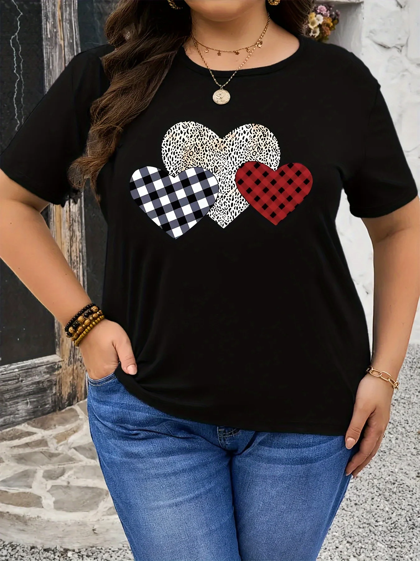 Three Hearts Printed Women'S T-Shirt  Fashion Tshirt Round Neck Short Sleeve Regular Fit  Slight Stretch Fabric